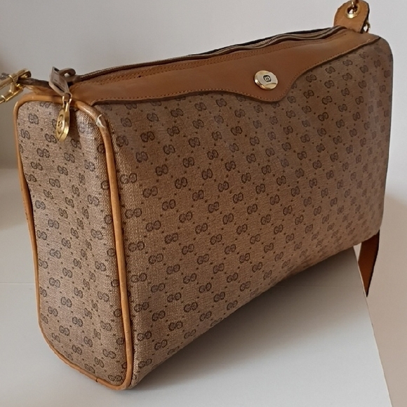 Vintage Gucci Micro GG brown coated canvas crossbody camera bag - Picture 8 of 17